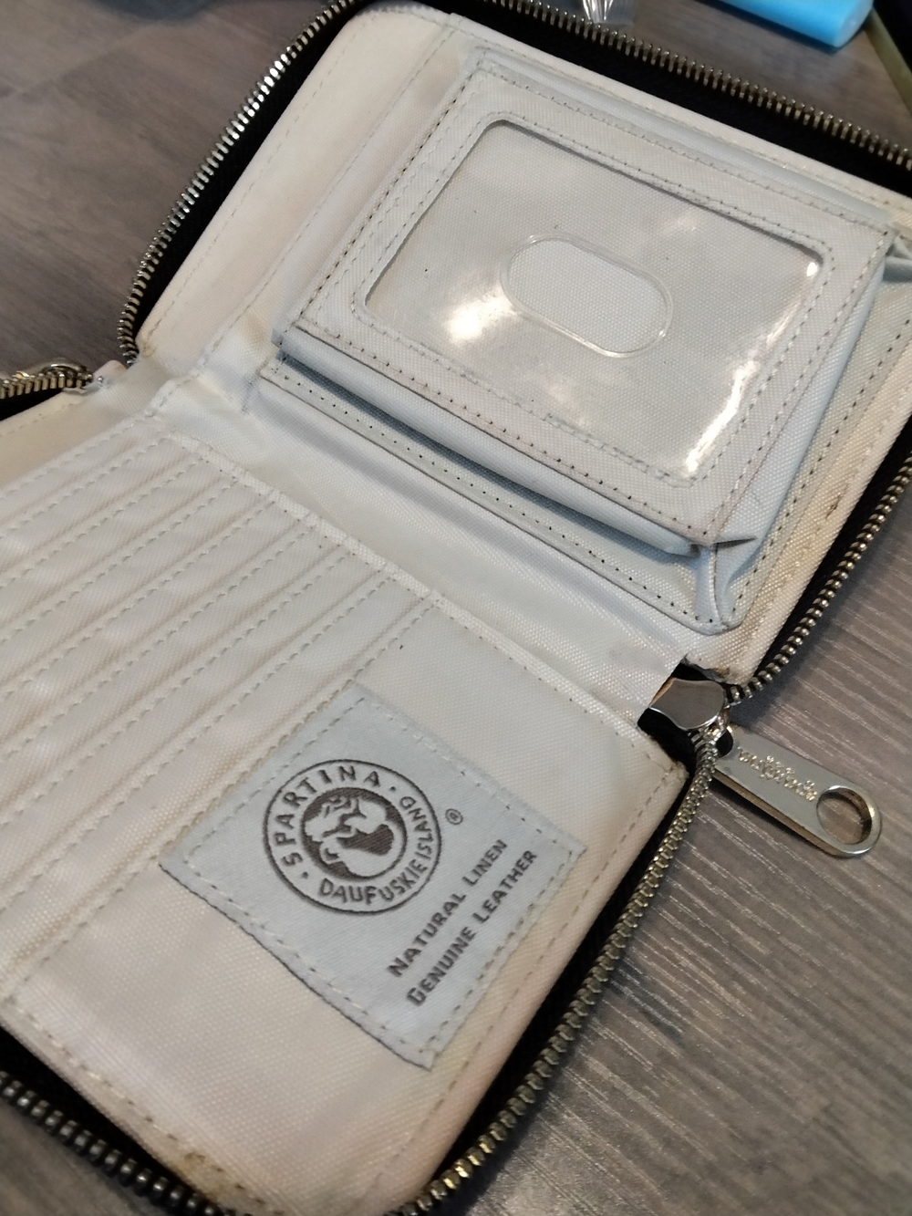 Spartina Stylish Black & White Wristlet Wallet - Designer-Inspired - Picture 2 of 7